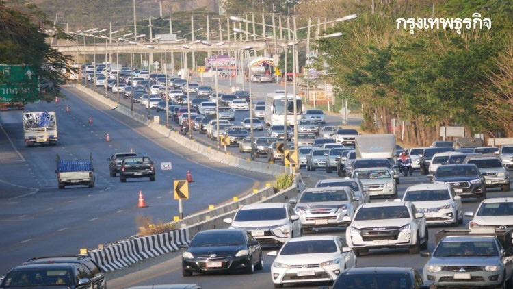 Kẹt xe kinh hoàng 27 km ở Thái Lan