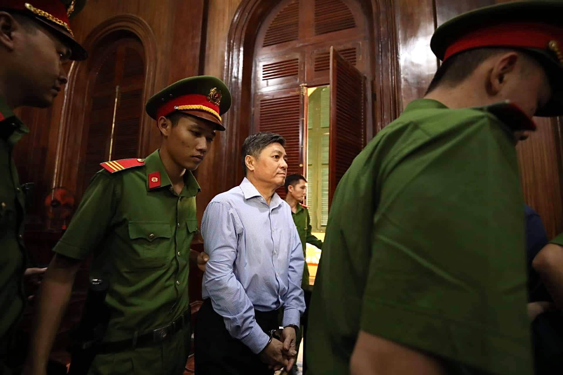 Nguyên Phó chủ tịch UBND TP HCM Nguyễn Hữu Tín lãnh 7 năm tù - Ảnh 2.