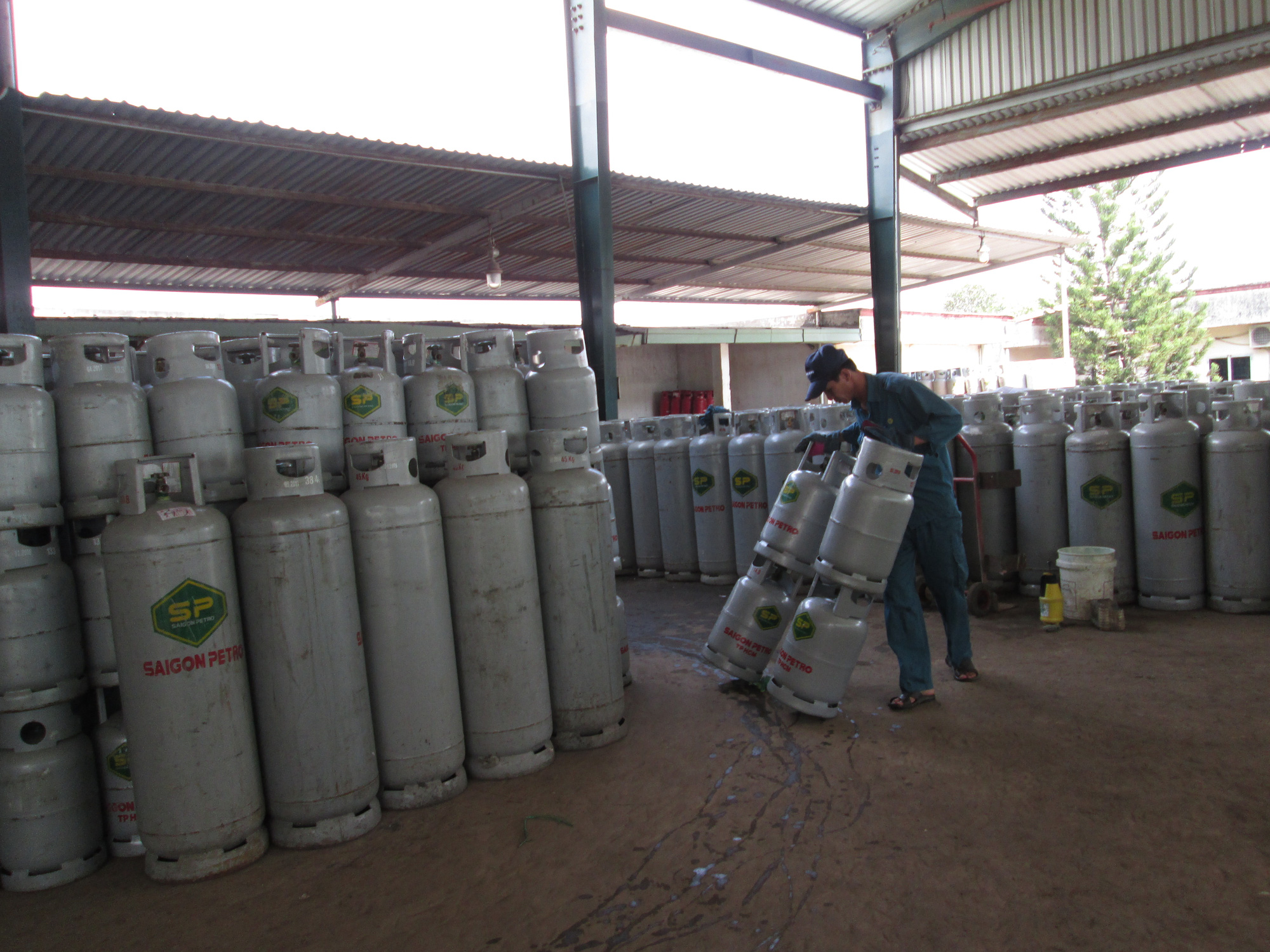 Gi&aacute; gas tăng sốc ng&agrave;y đầu năm 2020 - Ảnh 1.