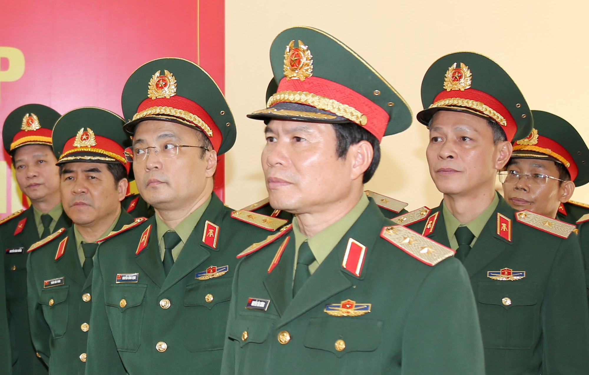 Thủ tướng bổ nhiệm tân Thứ trưởng Bộ Quốc phòng, Chính ủy Quân chủng Hải quân