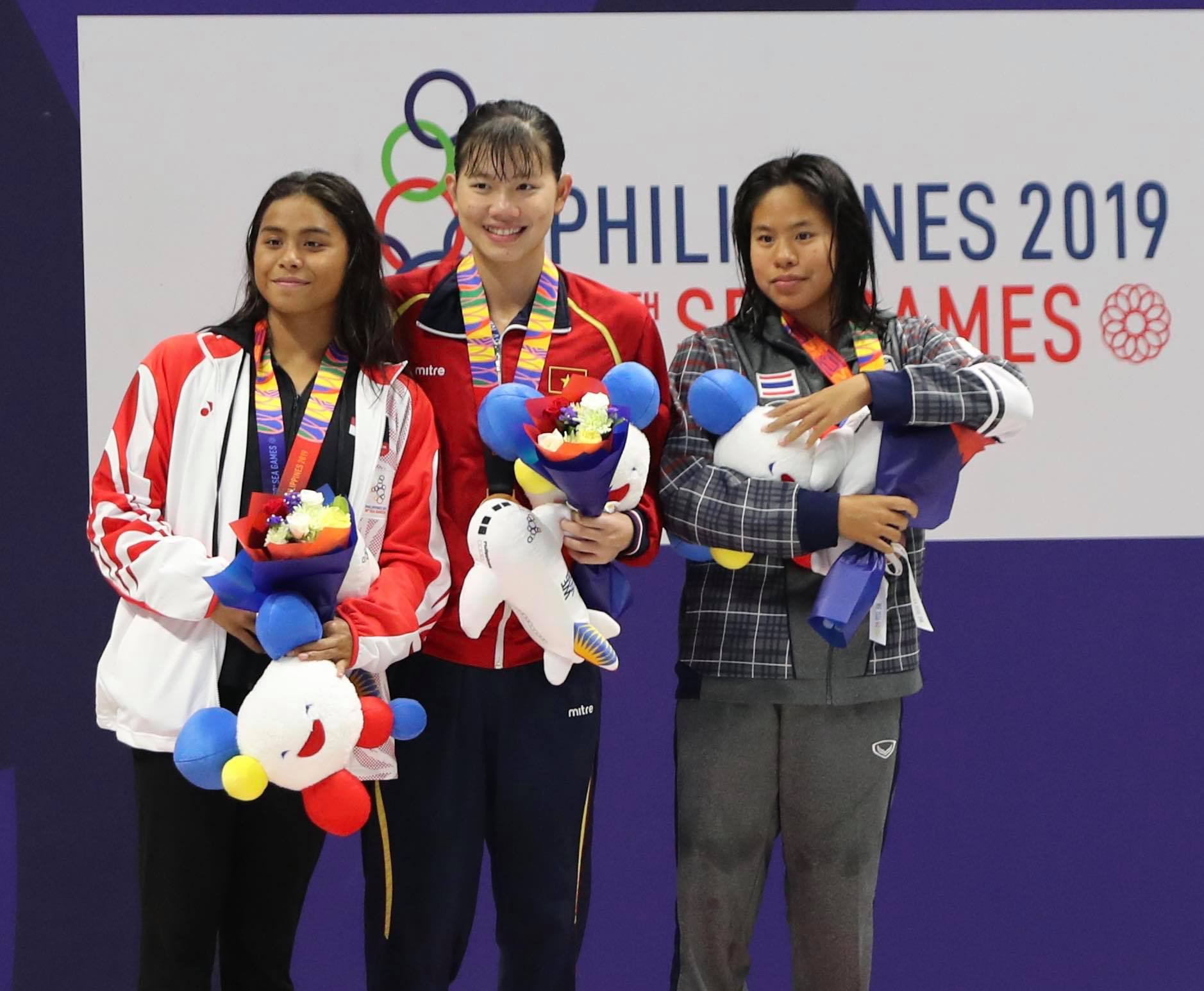 Huy Ho&agrave;ng v&agrave; &Aacute;nh Vi&ecirc;n mang v&agrave;ng SEA Games về cho Việt Nam - Ảnh 4.