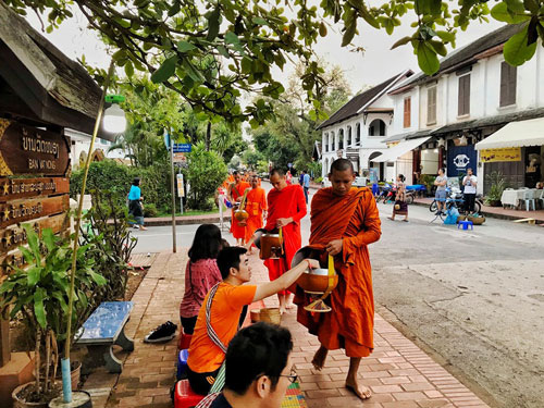 Đến Luang Prabang tìm bình yên