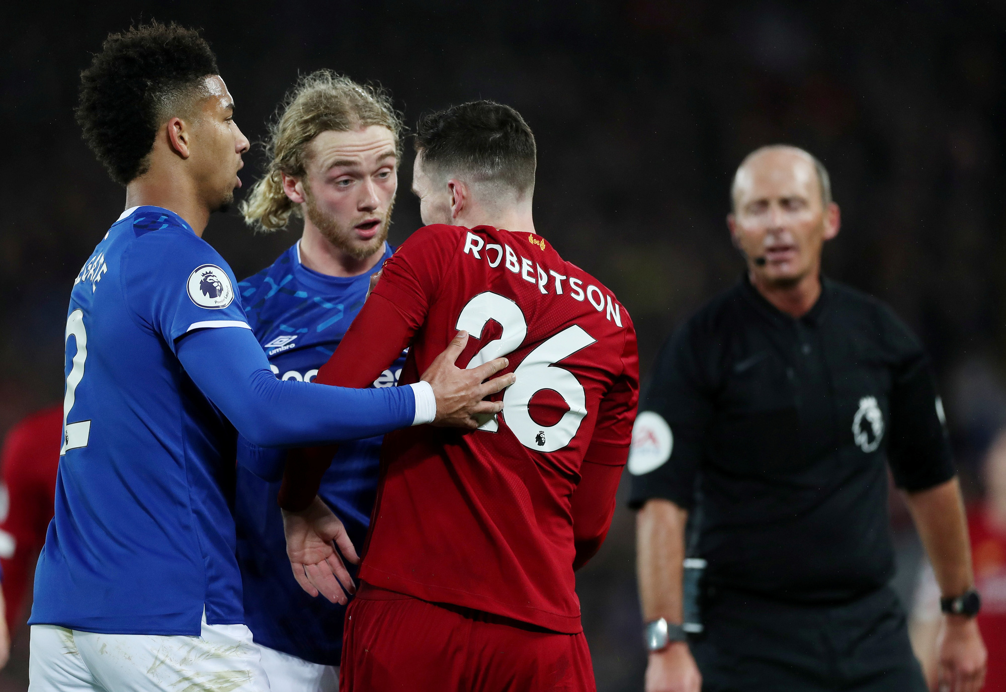 Liverpool đại náo derby Merseyside, tiệc bàn thắng tưng bừng Anfield - Ảnh 2.