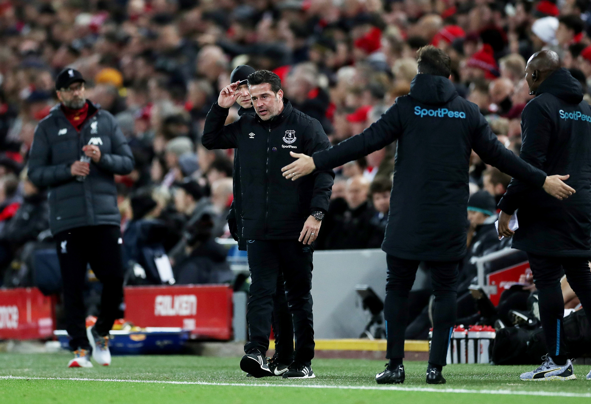 Liverpool đại náo derby Merseyside, tiệc bàn thắng tưng bừng Anfield - Ảnh 1.