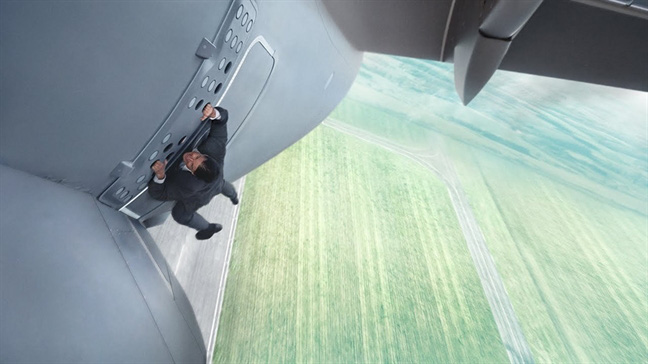 Những tạo h&igrave;nh ấn tượng trong sự nghiệp phim h&agrave;nh động của Tom Cruise - Ảnh 13.