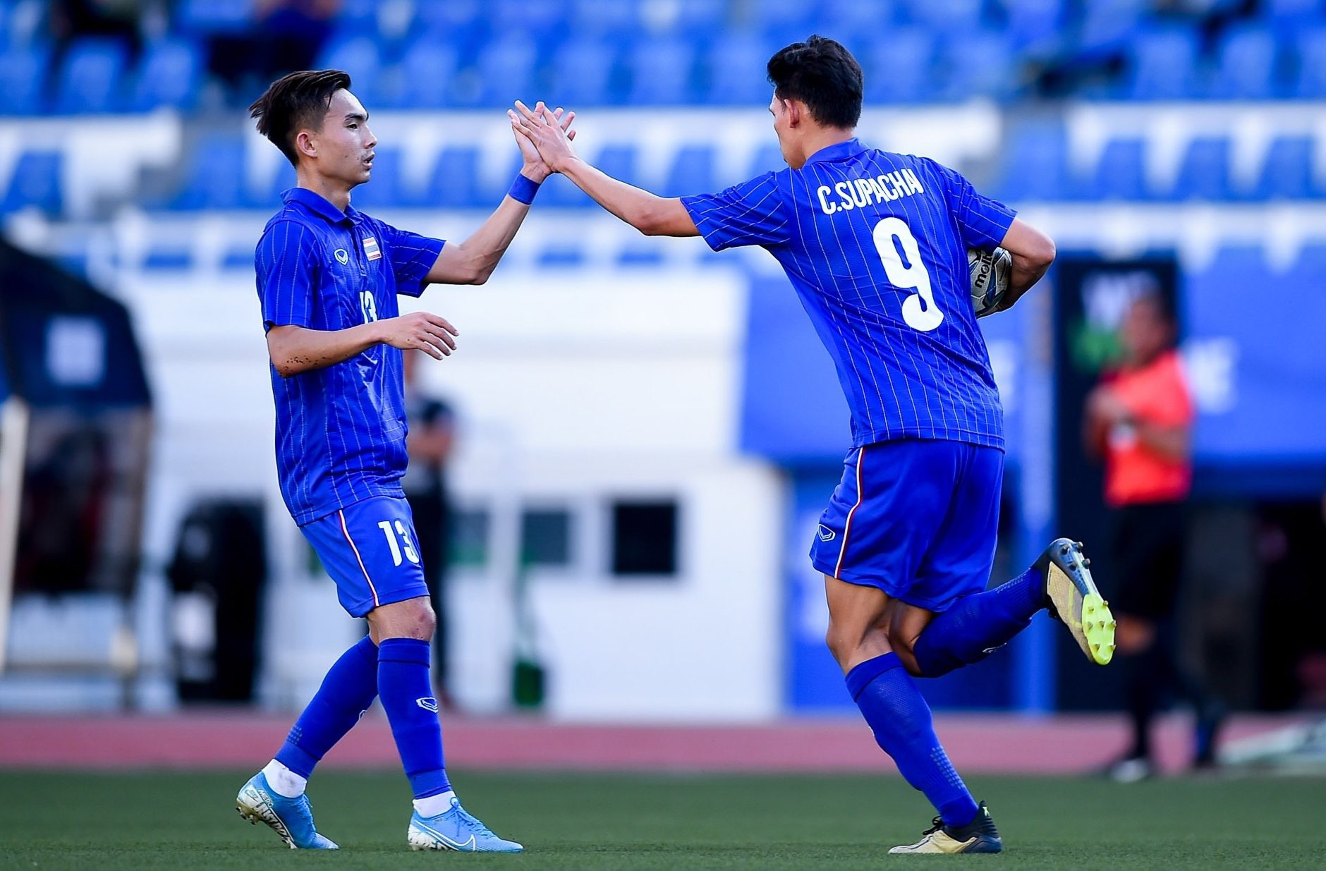 U22 Việt Nam điểm mặt 3 chân sút đáng gờm nhất của người Thái - Ảnh 3.