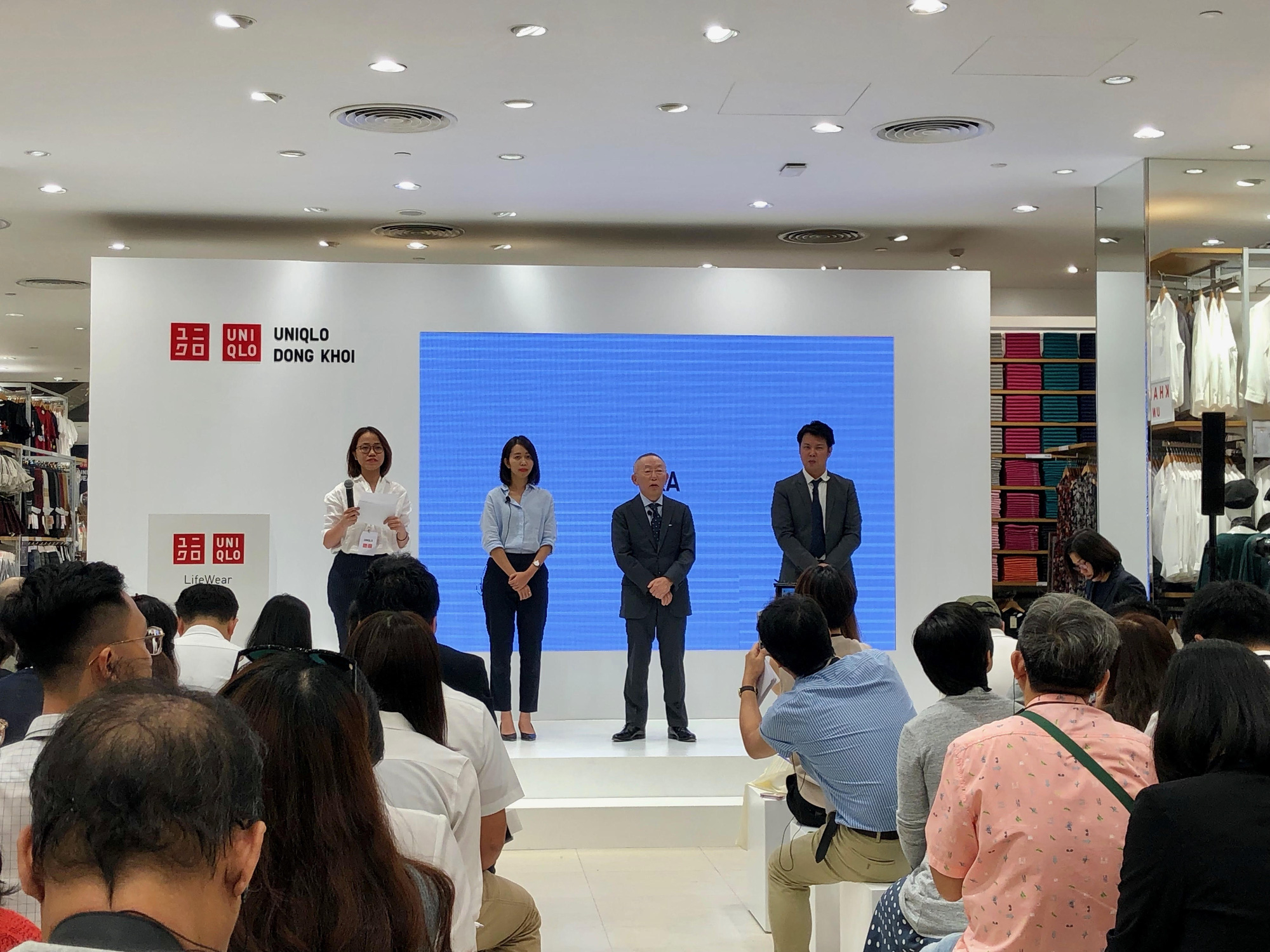 Trước ngày khai trương, UniQlo tuyên bố sẽ không thu hút khách bằng chiến lược giảm giá - Ảnh 1.