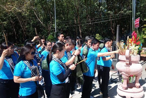 Mang mùa Xuân đến chiến sĩ, đồng bào biên giới