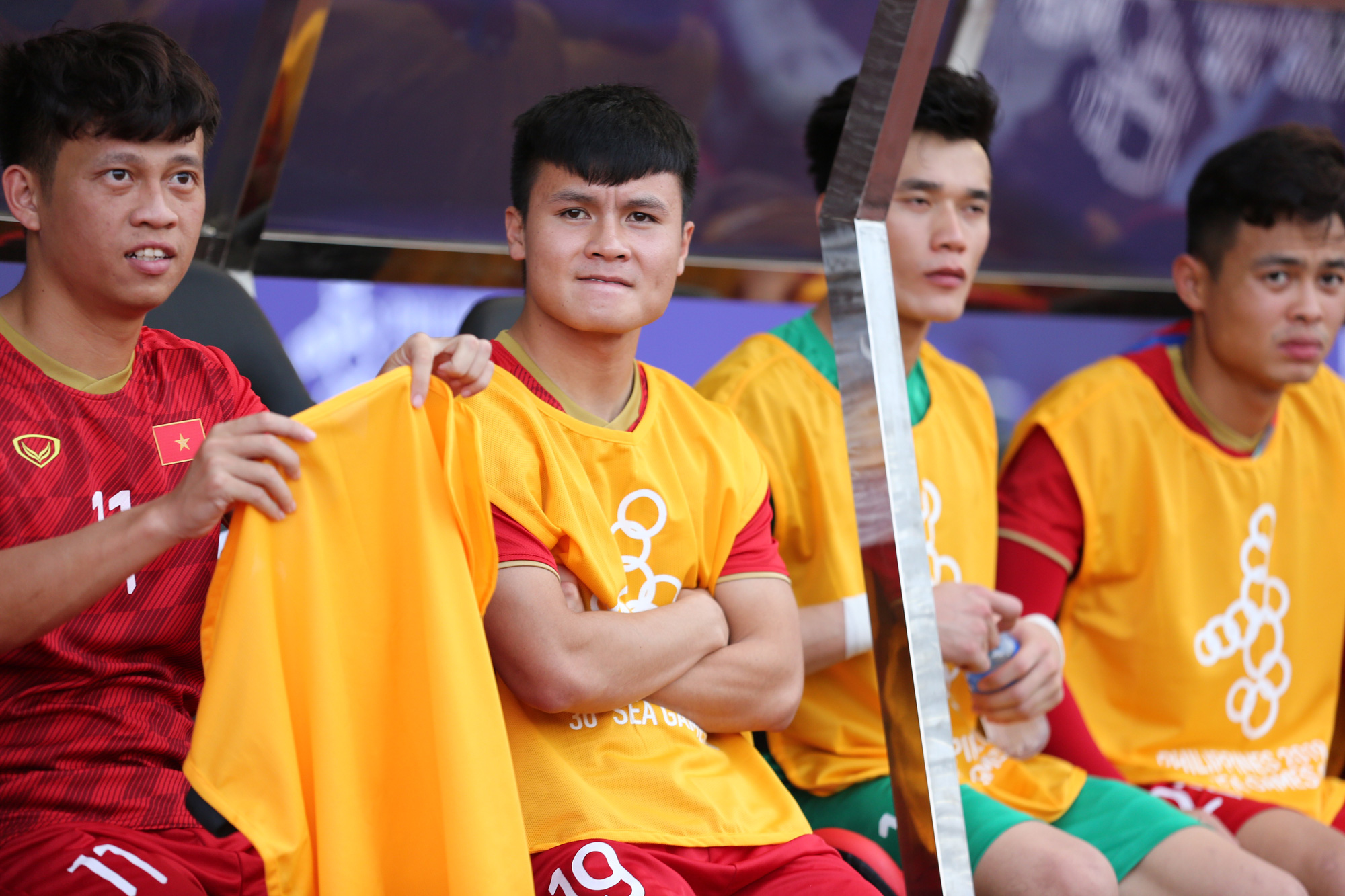 Quang Hải vẫn ra sân tập, bác sĩ nói về khả năng đá trận chung kết SEA Games của đội trưởng U22 - Ảnh 2.