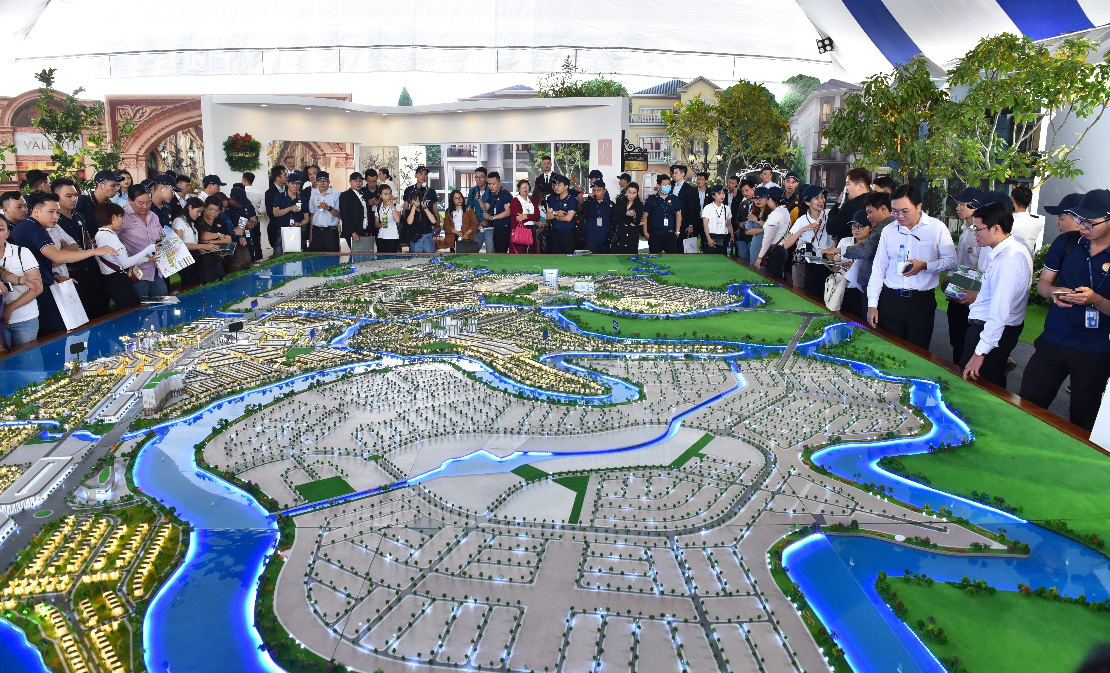 Kh&oacute; l&yacute; giải sức h&uacute;t trong 2 ng&agrave;y đầu diễn ra Novaland Expo - Ảnh 1.