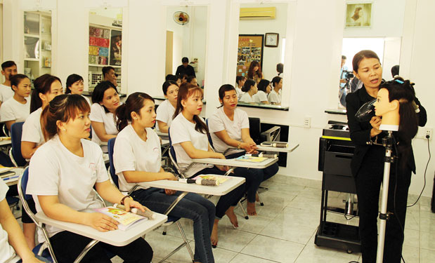 Sống tốt với nghề làm đẹp