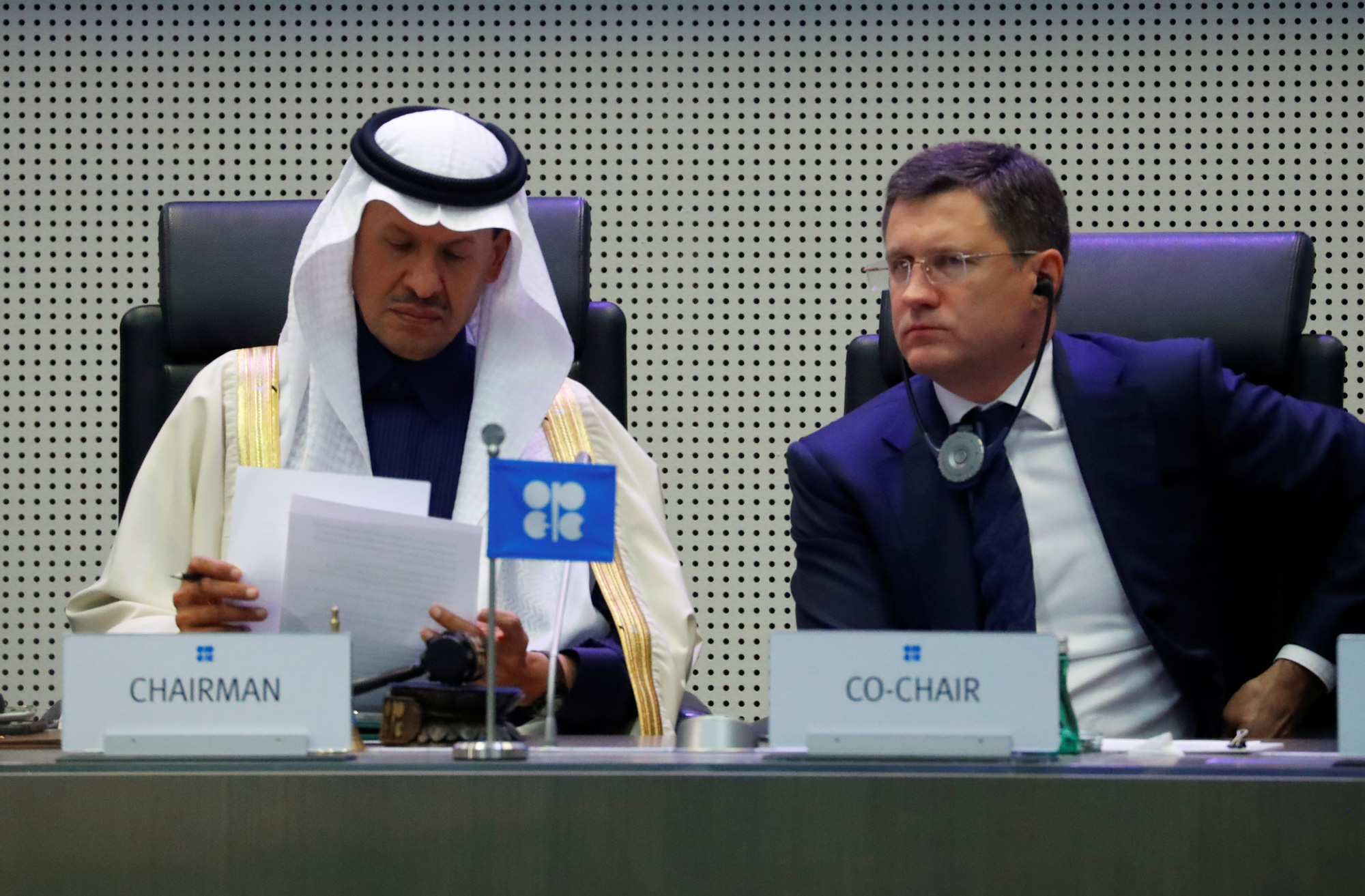 OPEC+ cắt giảm mạnh sản lượng dầu
