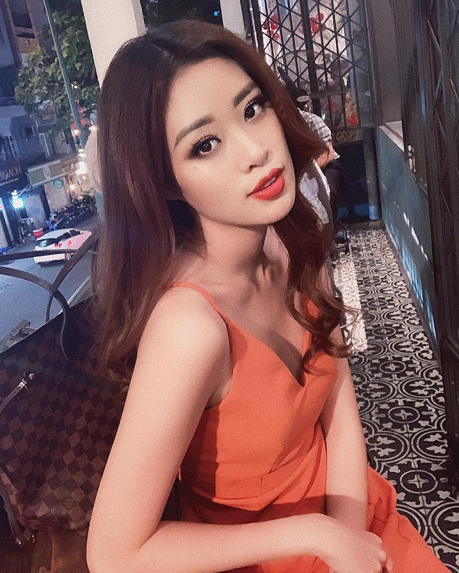 Không chỉ trên sân khấu, Nguyễn Trần Khánh Vân vẫn rất xinh đẹp ngoài đời - Ảnh 13.