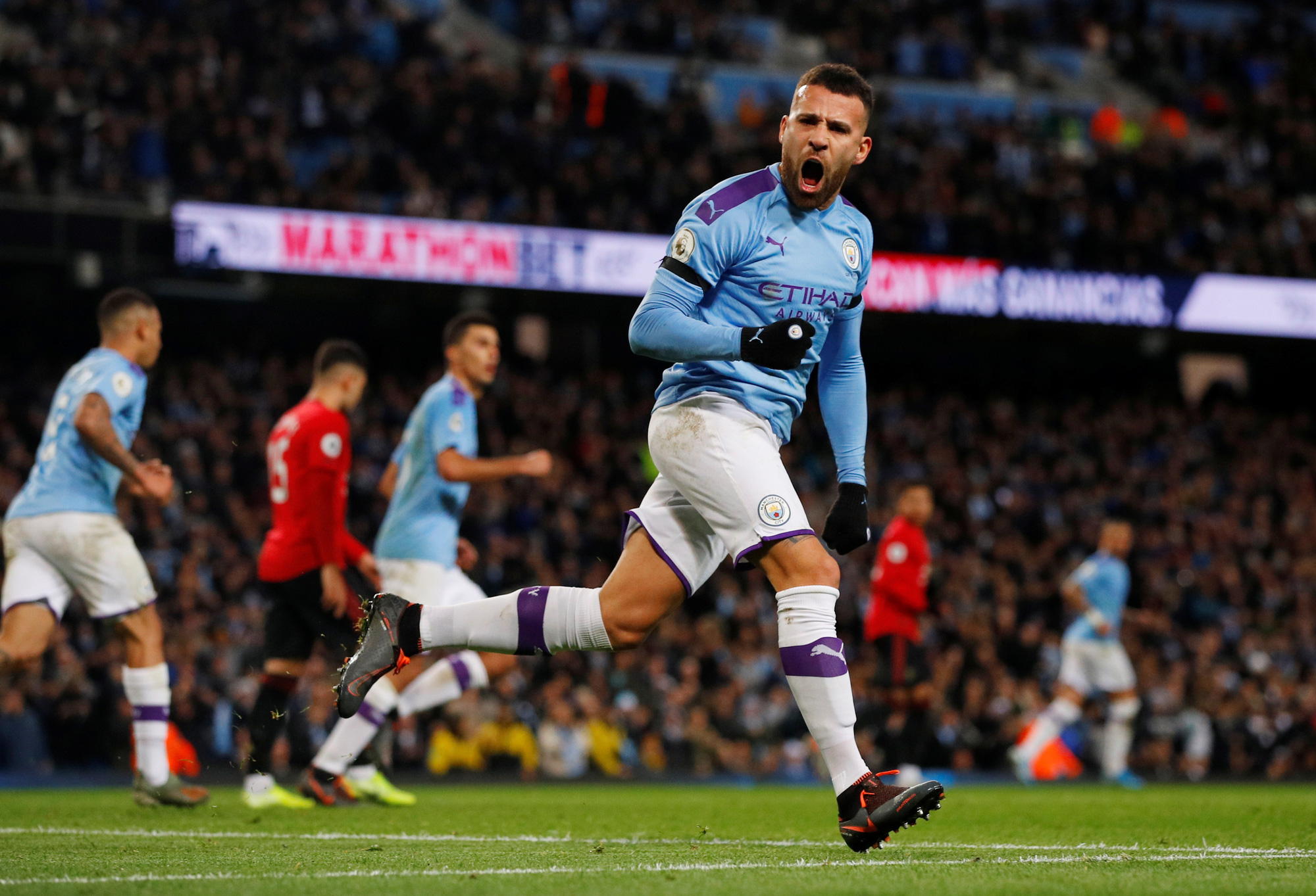 6 ph&uacute;t b&ugrave;ng nổ, song s&aacute;t Man United gieo sầu Man City trận đại chiến - Ảnh 9.