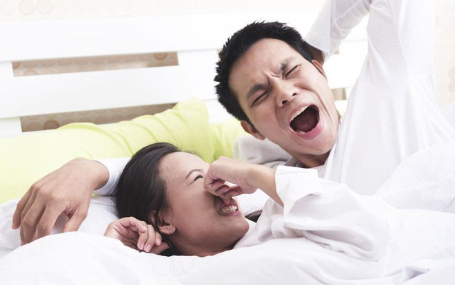 Tại sao bạn bị hôi miệng vào buổi sáng?