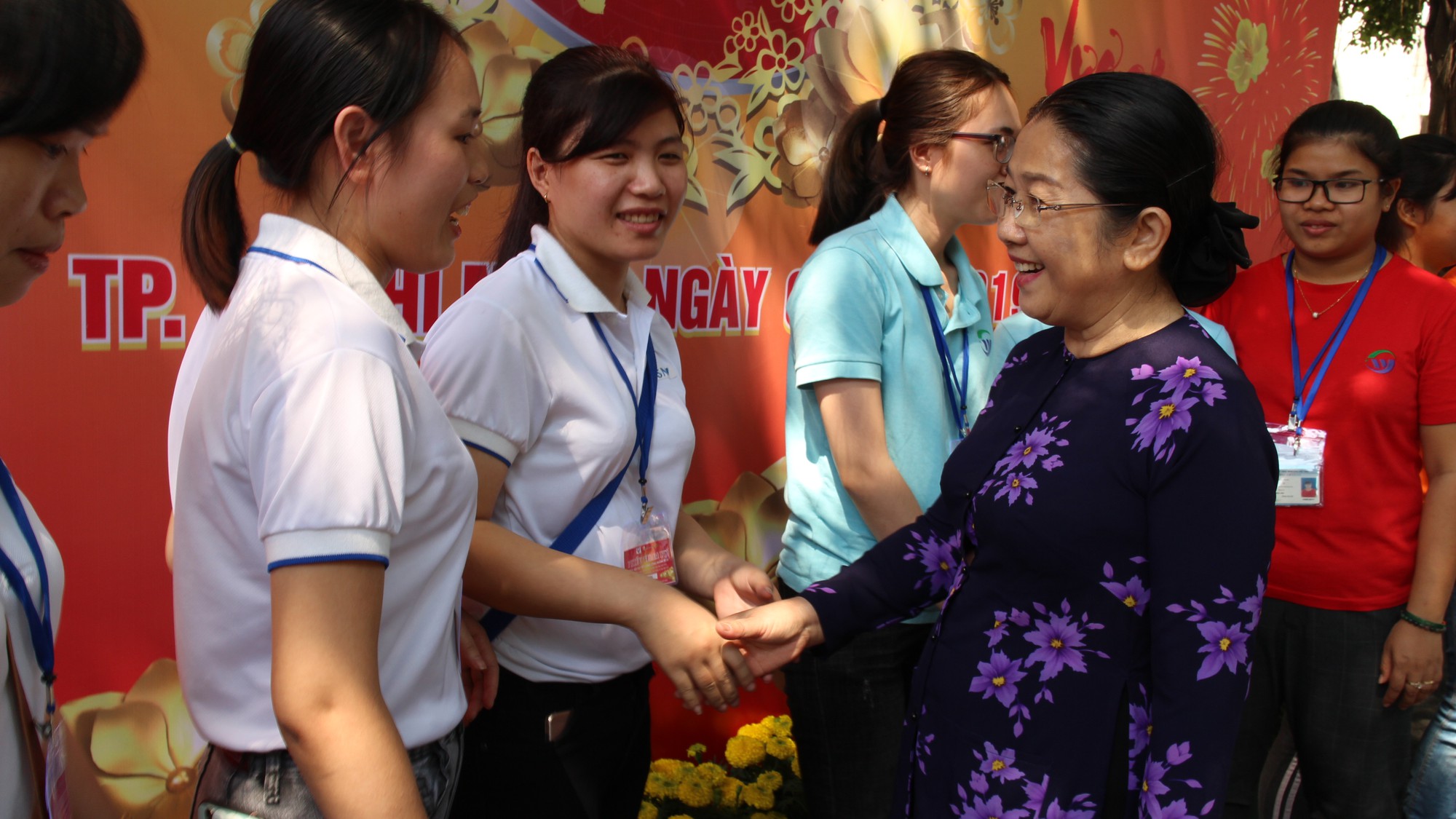 Lãnh đạo TP HCM vui Tết cùng công nhân - Ảnh 7.
