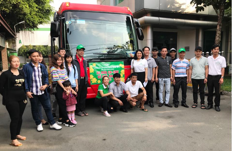Về quê đón Xuân trên những chuyến xe nghĩa tình - Ảnh 7.