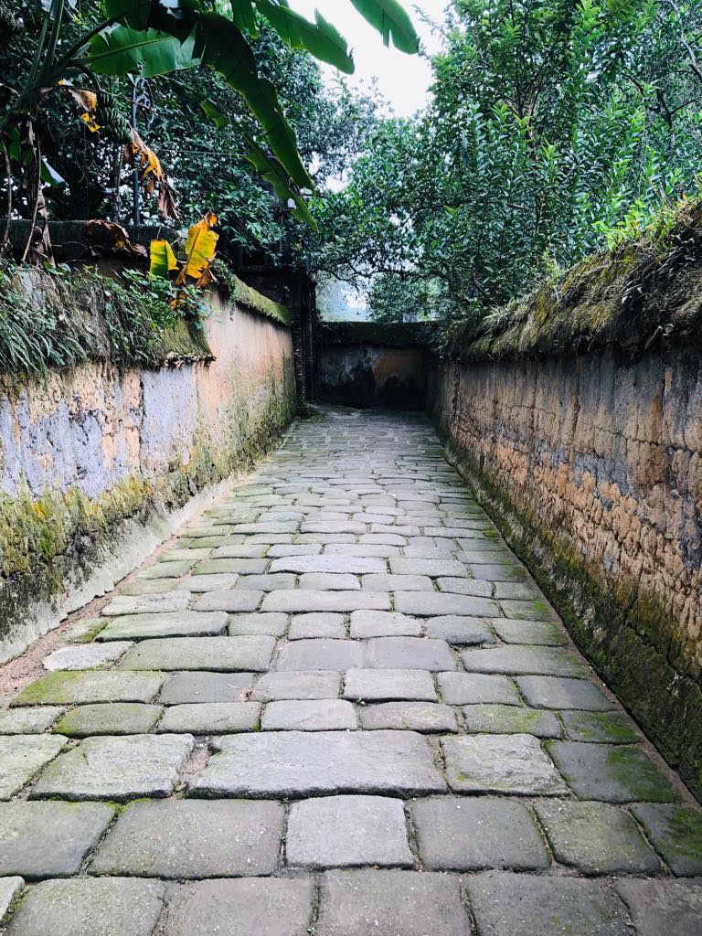 Ngắm vẻ đẹp huyền b&iacute;, cổ k&iacute;nh của ng&ocirc;i ch&ugrave;a ng&agrave;n tuổi Bổ Đ&agrave; - Ảnh 3.