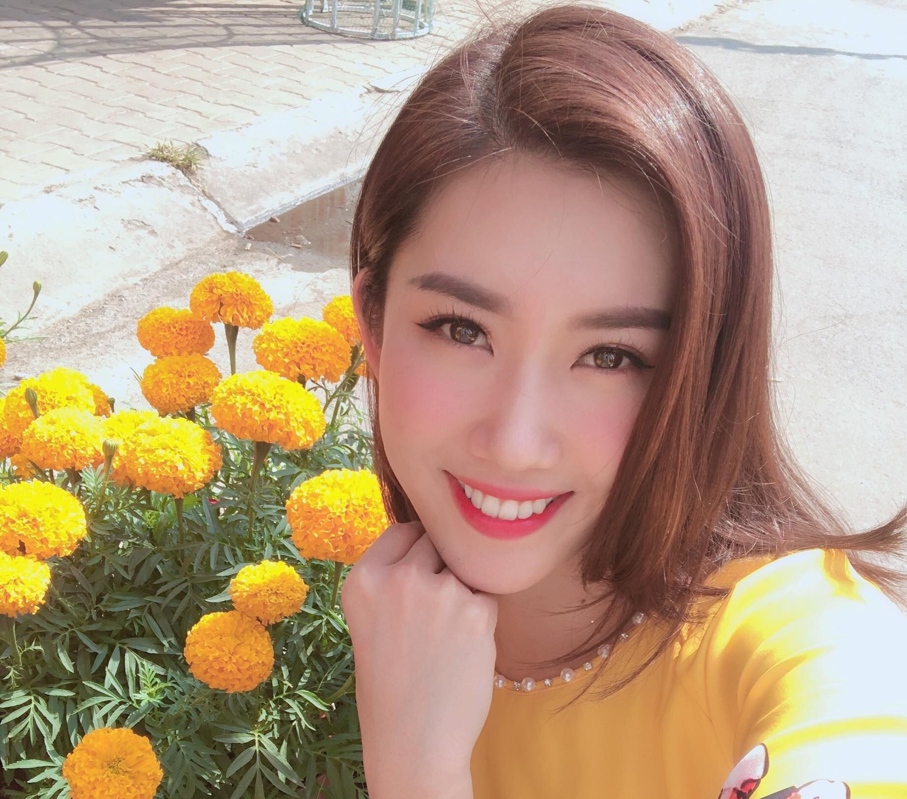 Đầu năm xông đất Thúy Ngân: "Tôi được nhắc lấy chồng…"