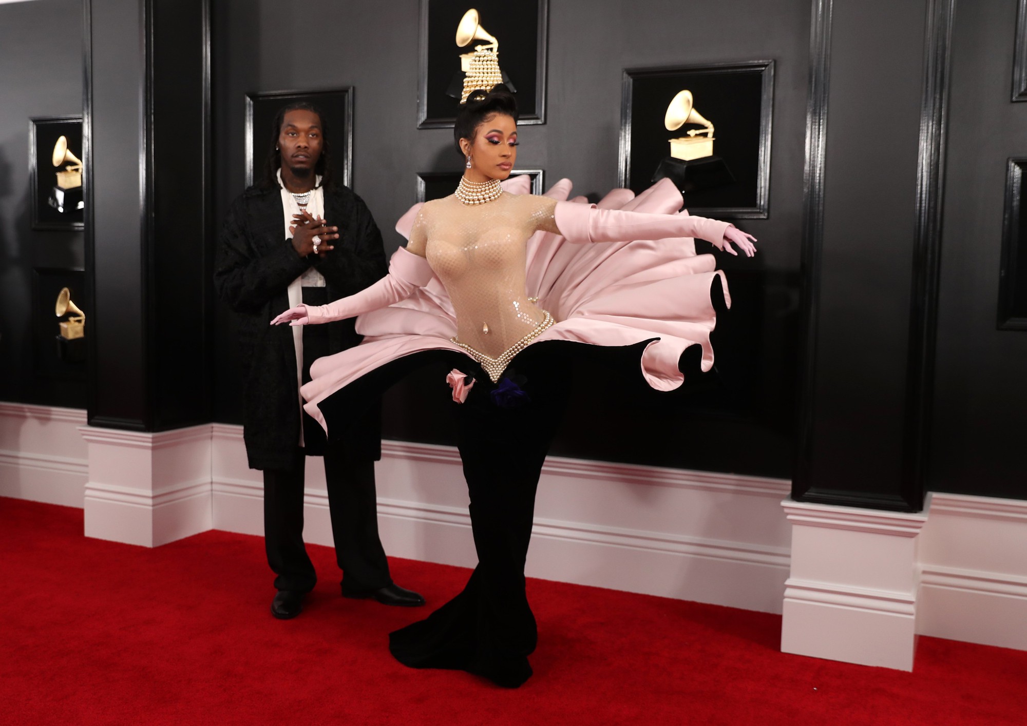 Ngắm mỹ nhân “chiếm sóng” thảm đỏ Grammy 2019 - Ảnh 2.