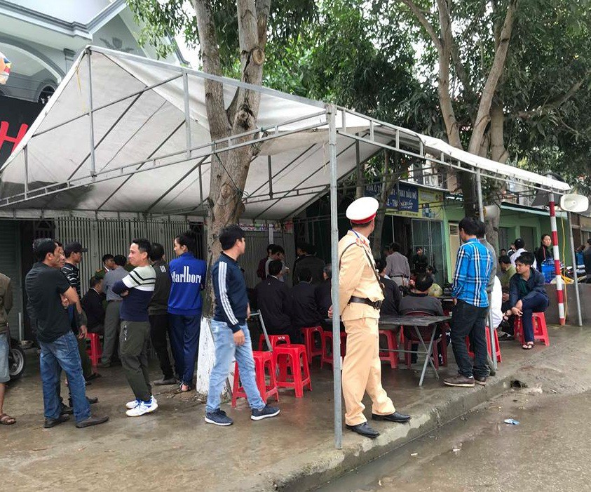 Cán bộ ngân hàng sát hại bố, chém mẹ và em gái có vết thương thấu bụng