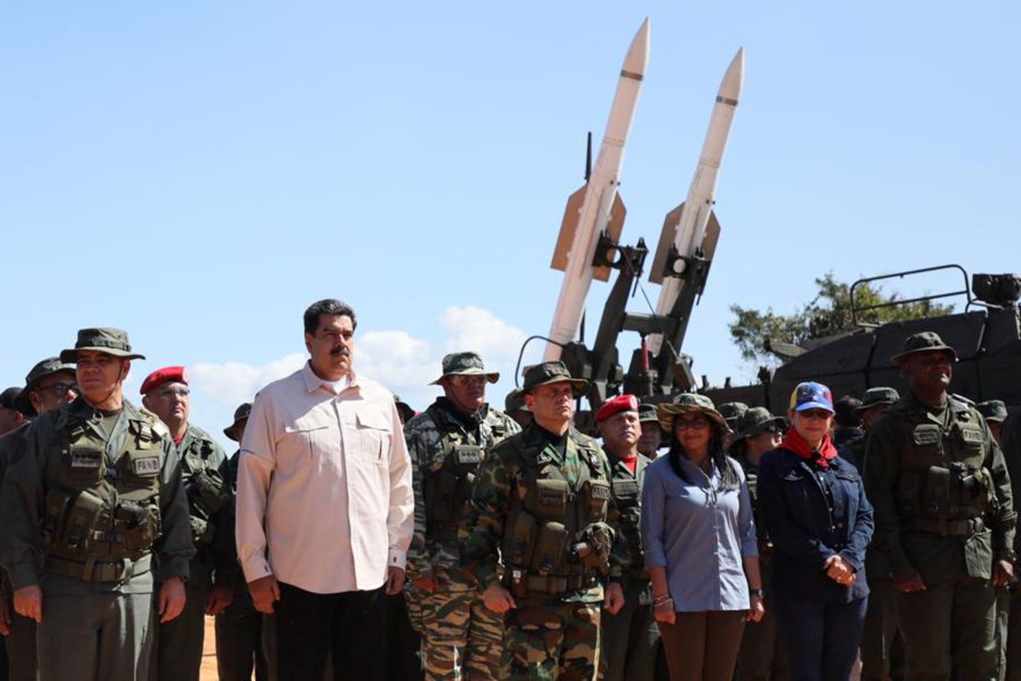Venezuela điều tra thu nhập của lãnh đạo tự phong - Ảnh 2.