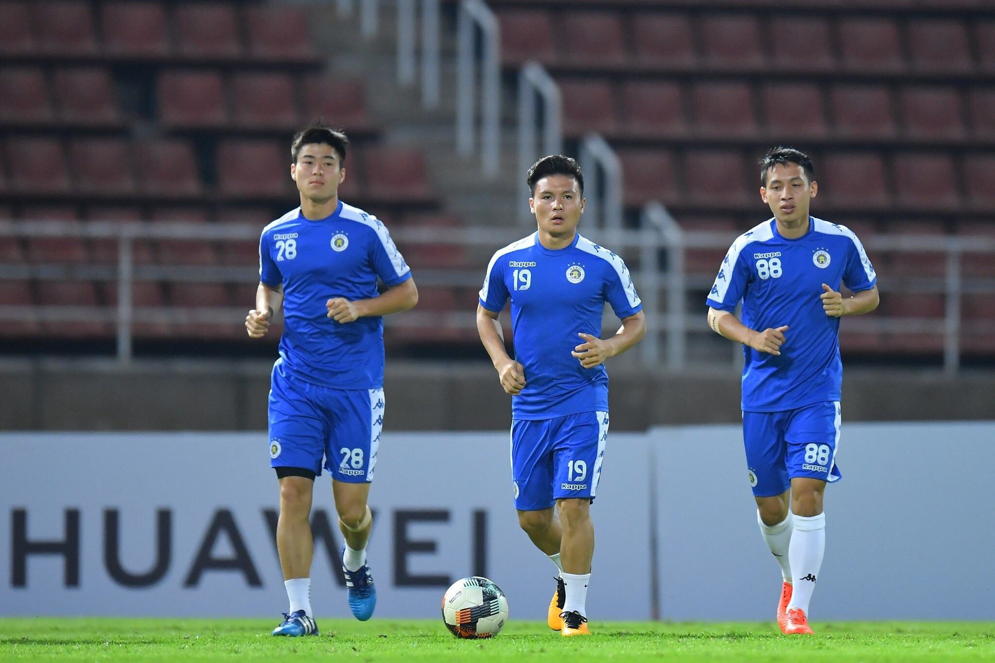 H&agrave; Nội đấu Bangkok United: Chờ Quang Hải đấu tuyển Th&aacute;i thu nhỏ - Ảnh 2.