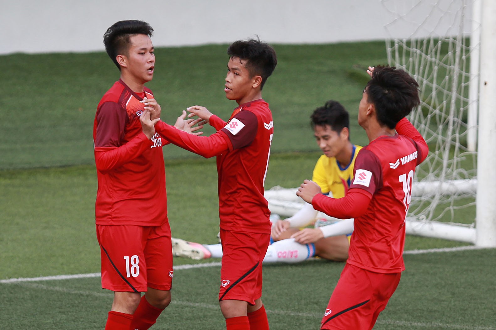 U22 Việt Nam tổng dợt kín chờ đối đầu Thái Lan