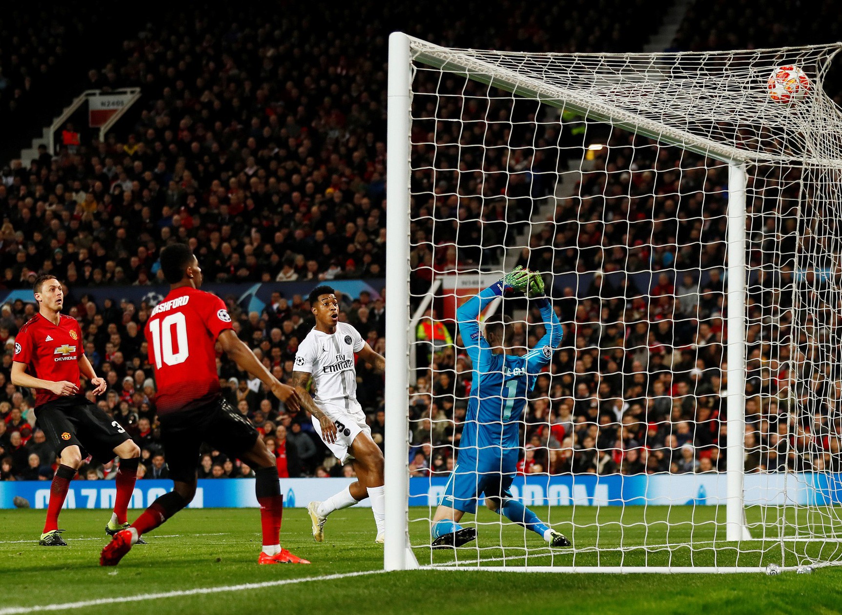 Bi kịch thẻ đỏ Pogba, Man United thua thảm tại Old Trafford - Ảnh 4.