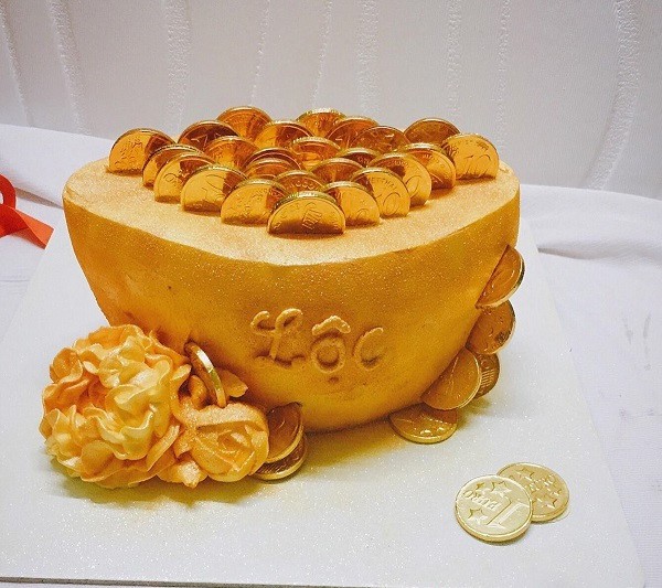 Bánh “hũ vàng” gây sốt trước ngày Thần Tài: Chủ lò đóng cửa, từ chối khách