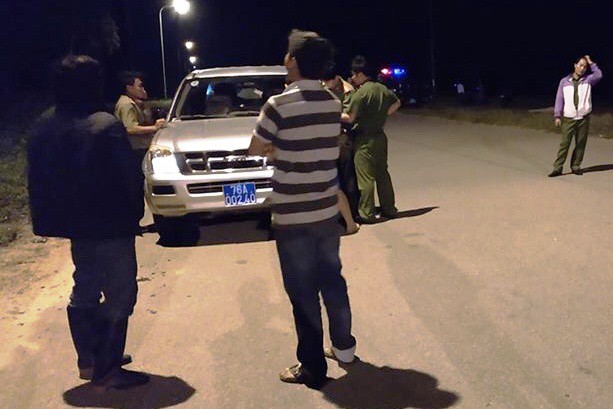 Công an truy tìm 2 kẻ gây ra vụ tạt axít kinh hoàng ở Quảng Ngãi