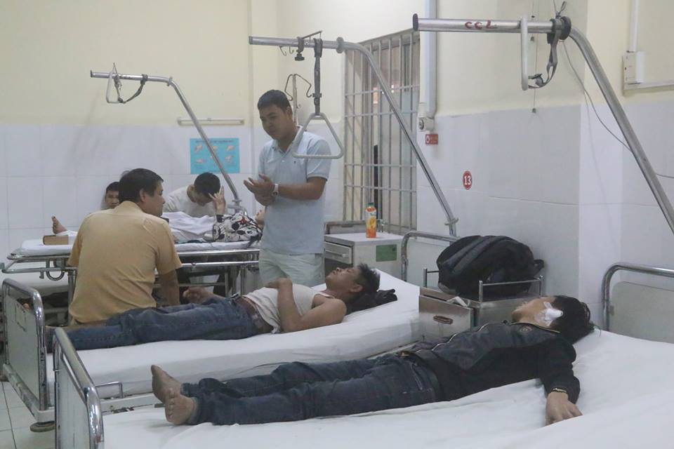 Xe khách lao vào nhà dân, 38 người bị thương, nhiều người nguy kịch - Ảnh 4.