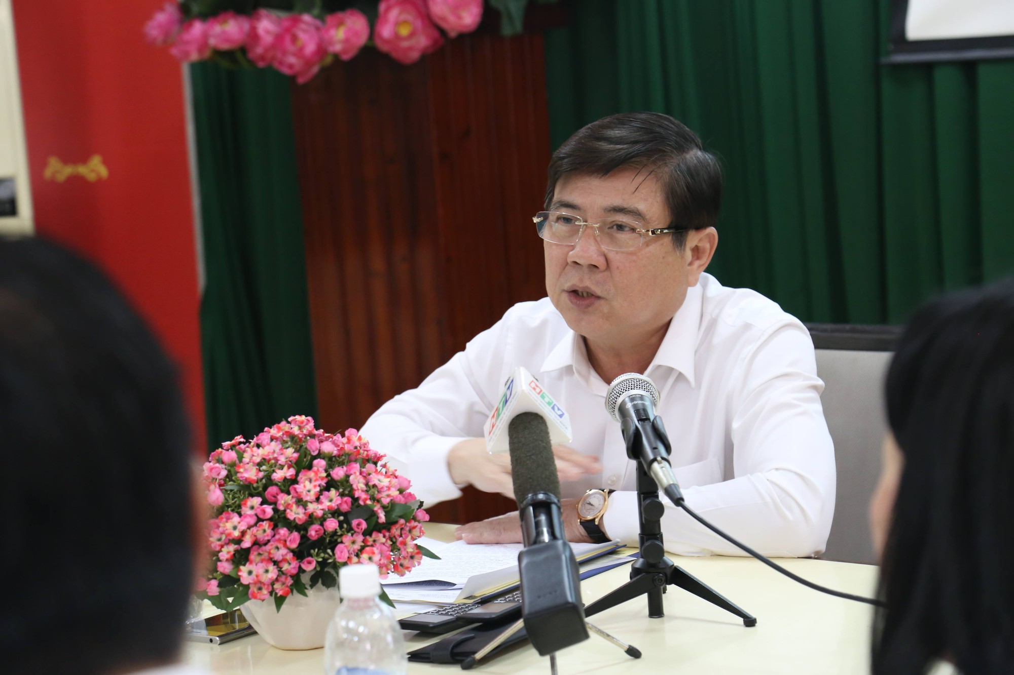 Chủ tịch UBND TP HCM: "Tôi không dám ký vì xấu hổ quá!"