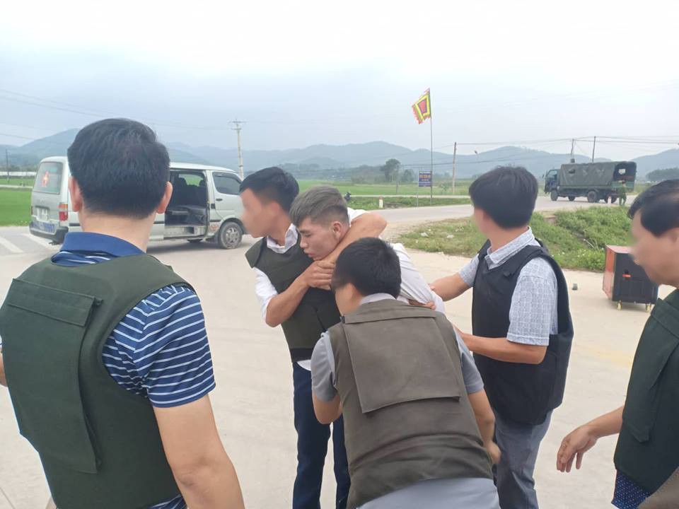 Bắt được đối tượng cuối cùng "ôm" vũ khí cố thủ trong nhóm buôn ma túy