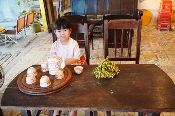 Qu&aacute;n c&agrave; ph&ecirc; d&ugrave;ng bu g&agrave; l&agrave;m b&agrave;n cho kh&aacute;ch ở Quảng Ng&atilde;i - Ảnh 5.