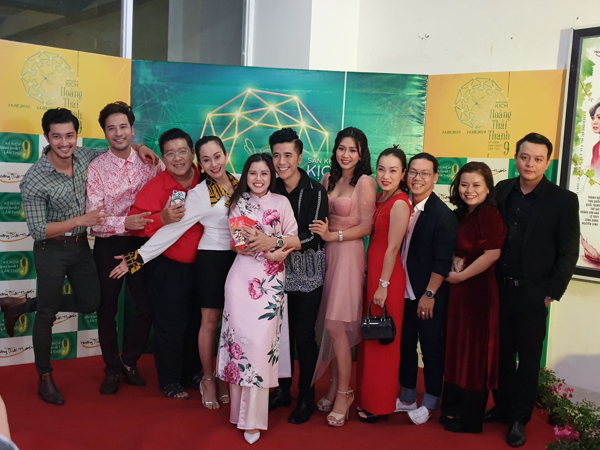 Sân khấu Cánh chuồn chuồn tròn 9 tuổi - Ảnh 2.
