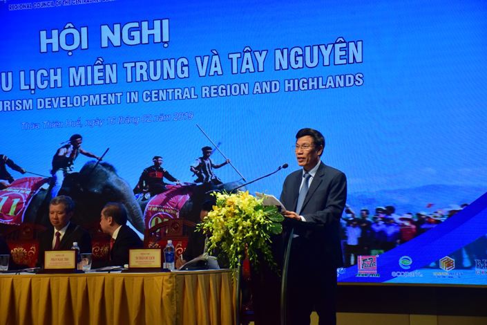 Ph&aacute;t triển du lịch: Cần tăng &aacute;p lực chứ kh&ocirc;ng n&ecirc;n tặng nhiều lời khen - Ảnh 1.