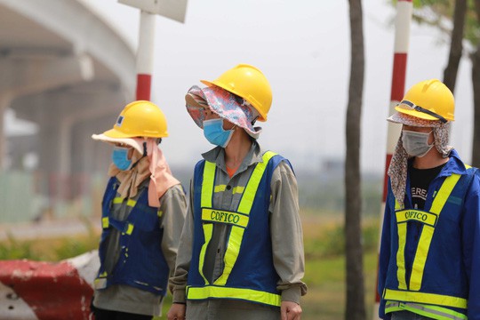 Nam Bộ nắng nóng, tia UV cao gây hại da và mắt