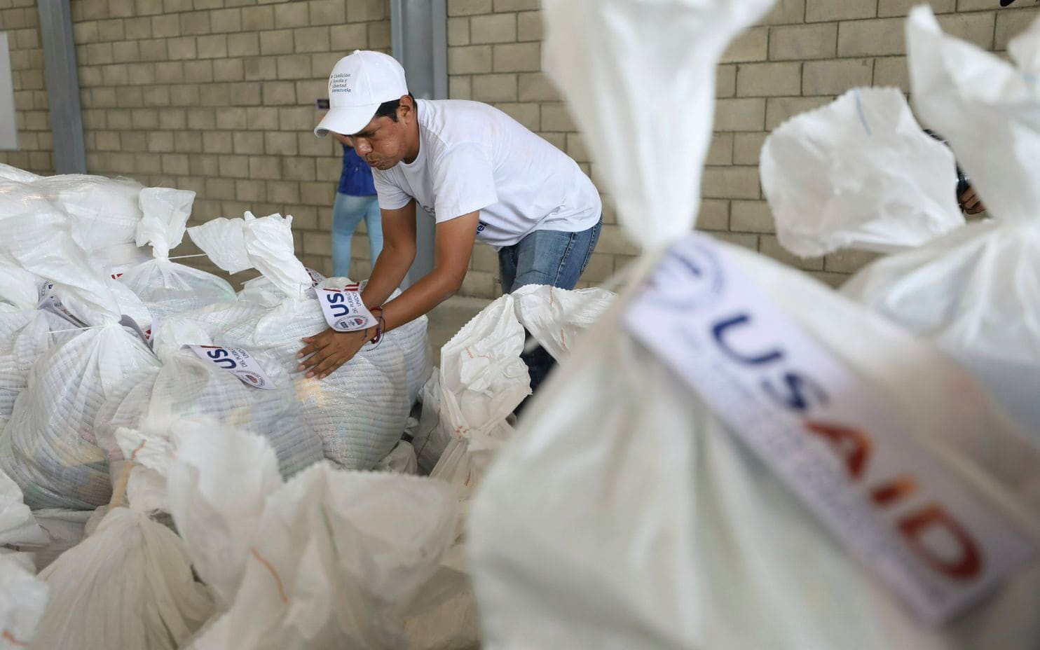 Khủng hoảng Venezuela: Mỹ tăng sức &eacute;p l&ecirc;n Tổng thống Maduro  - Ảnh 3.