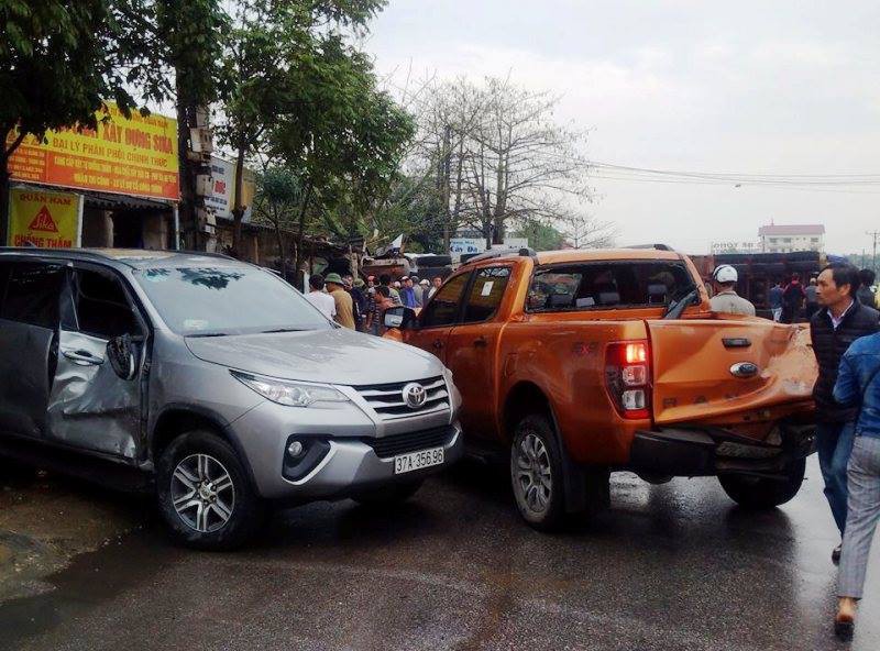 Xe container g&acirc;y tai nạn li&ecirc;n ho&agrave;n nghi&ecirc;m trọng, 4 người thương vong - Ảnh 10.