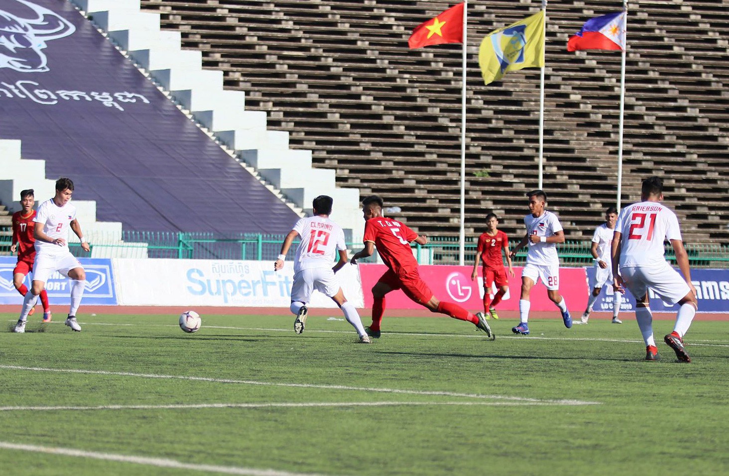Si&ecirc;u dự bị lập c&ocirc;ng trong 4 ph&uacute;t, U22 Việt Nam ngược d&ograve;ng hạ Philippines - Ảnh 1.