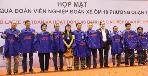 Vận động CNVC-LĐ lái xe an toàn