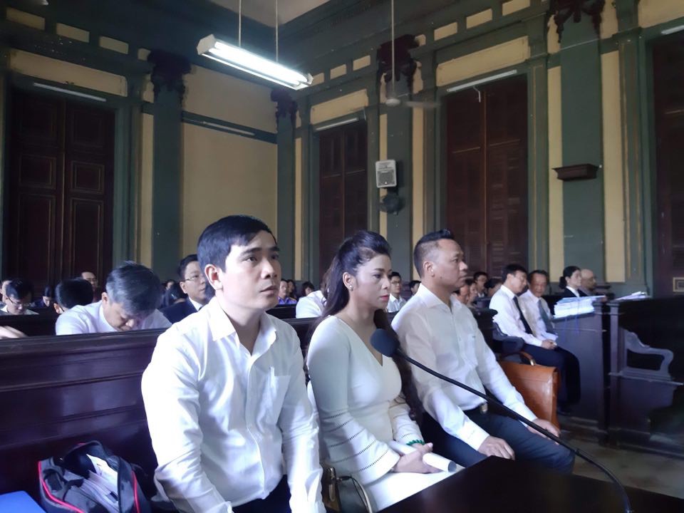 Tiếp tục x&eacute;t xử vụ ly h&ocirc;n của vợ chồng vua c&agrave; ph&ecirc; Trung Nguy&ecirc;n - Ảnh 4.