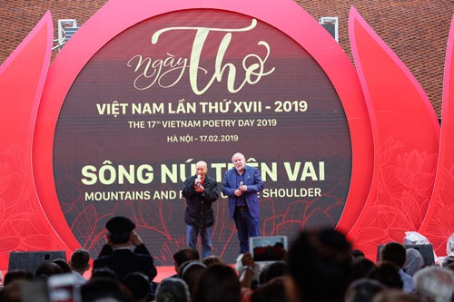 Ngày thơ Việt Nam 2019 - "Sông núi trên vai"