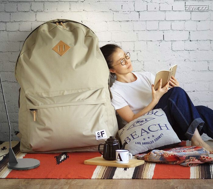 Ba l&ocirc; khổng lồ - h&agrave;nh trang du lịch kỳ lạ cho người m&ecirc; du lịch - Ảnh 1.