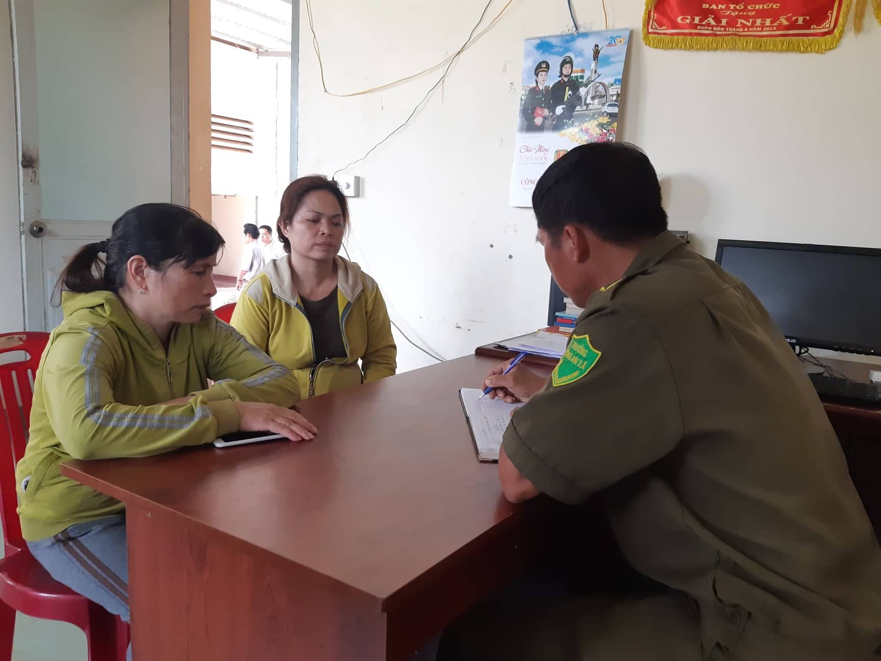Tìm thấy 2 nữ sinh "mất tích" trong ngôi nhà hoang
