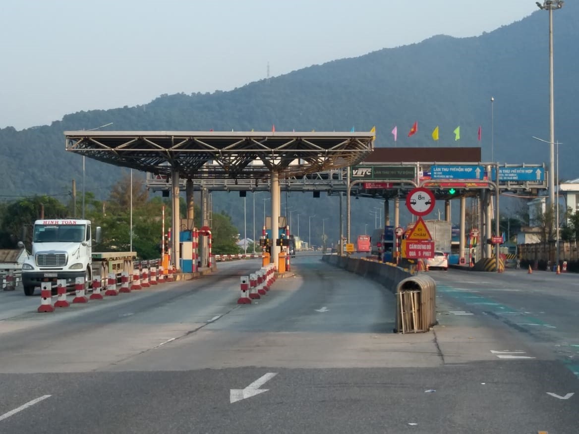 Khởi tố vụ &aacute;n đập ph&aacute; &ocirc;t&ocirc; tại Trạm thu ph&iacute; Bắc Hải V&acirc;n - Ảnh 1.