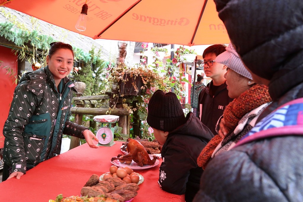 Họ đ&atilde; trở th&agrave;nh những &ldquo;đại sứ du lịch&rdquo; như thế... - Ảnh 2.