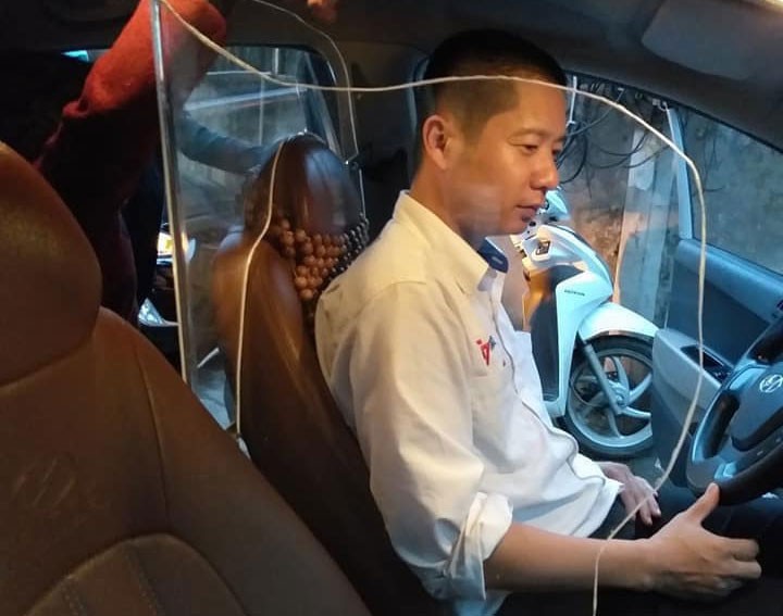 Có nên làm rào chắn cho tài xế taxi?