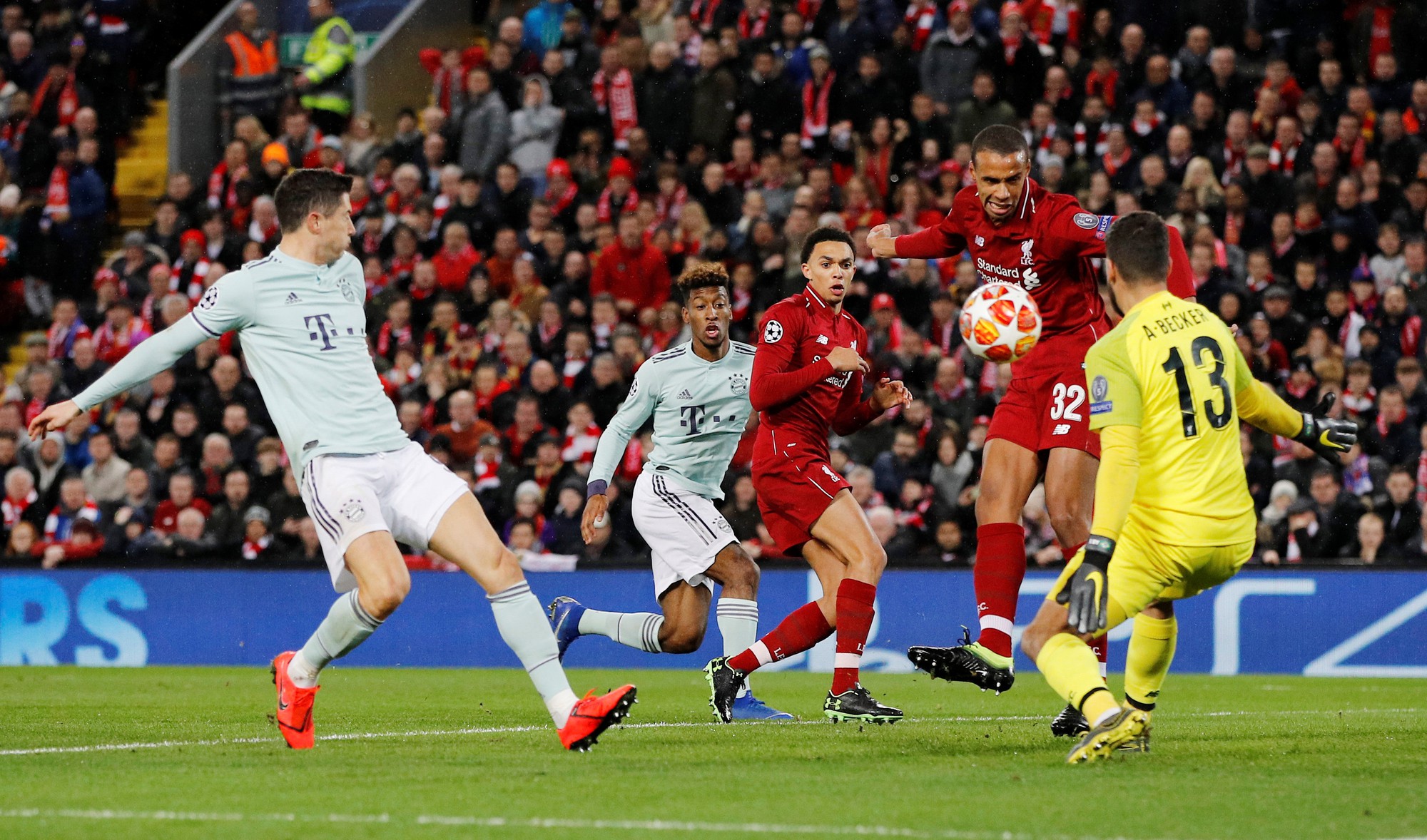 Bayern Munich v&agrave; Barcelona nắm cơ hội vượt v&ograve;ng knock-out - Ảnh 1.
